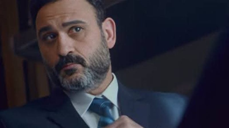 أكرم حسني، فيتو