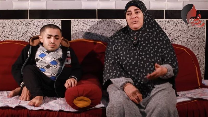 الحاجة زينب وابنها