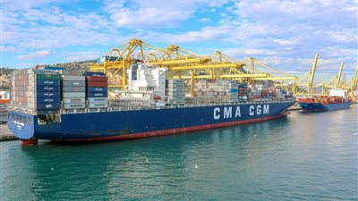 اليوم، الرسوم الصينية على المنتجات الزراعية الأمريكية تدخل حيز التنفيذ 