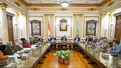 تفاصيل طرح منافذ جديدة للتأجير داخل حرم جامعة القاهرة وخارجه