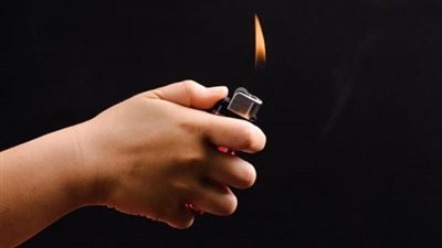 أطفال يشعلون النار في صديقهم باستخدام سلك المواعين بالأردن