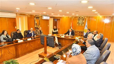 مجلس إدارة المناطق الصناعية بأسيوط يوافق على طلبات التنازل عن الأراضي (صور) 