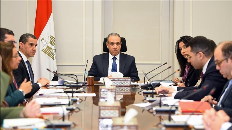 الدكتور بدر عبد العاطى