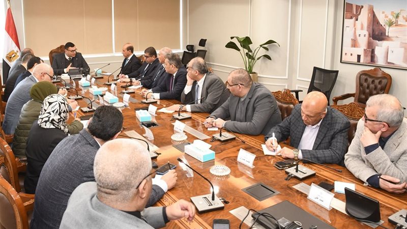 وزير الإسكان
