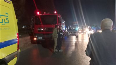 انقلاب سيارة محملة بأنابيب البوتاجاز وأخري أجرة بالطريق الزراعي بالقليوبية (صور)