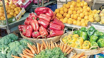 أسعار الخضار اليوم بسوق العبور، تراجع الليمون 20 جنيها وقفزة غير مسبوقة للفلفل ألوان 