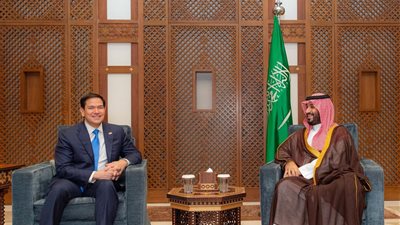 ولي العهد السعودي يستقبل وزير الخارجية الأمريكي في جدة