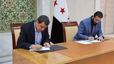 أول تعليق من قائد قسد على توقيع اندماج قواته في صفوف الحكومة السورية