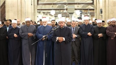 راجين الرحمة والثواب والرضوان، الجامع الأزهر كامل العدد في ختام الثلث الأول من شهر رمضان