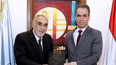 نجل طه الفشني يهدي إذاعة القرآن الكريم مائة تلاوة نادرة لم تذع منذ 50 عاما