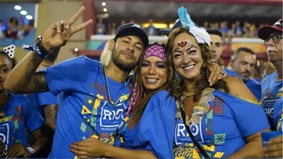 جماهير سانتوس تهاجم نيمار بسبب رقصة وتتهمه بالتهرب من المباريات