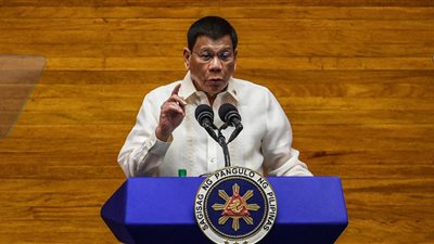  اعتقال رئيس الفلبين السابق بناء على أمر من الجنائية الدولية