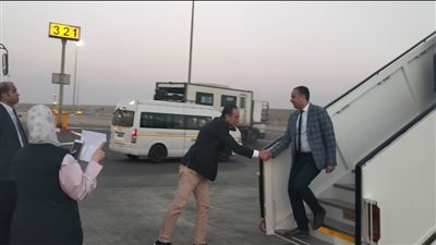 رئيس الاتحاد الجزائري يصل القاهرة لحضور عمومية كاف 