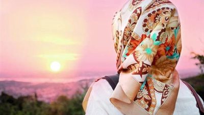 حكم صيام المرأة غير المحجبة وهل يُقبل صيامها وصلاتها؟