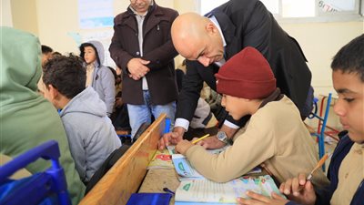 وزير التعليم يثني على مستوى طلاب حي الأسمرات ويوجه بتسجيل الحضور والغياب