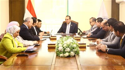 رئيس الرعاية الصحية يبحث مع شركة صينية أحدث التقنيات والذكاء الاصطناعي في المجال الطبي