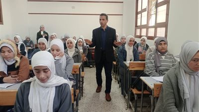 وكيل تعليم كفر الشيخ يتفقد المدارس ويتابع الاختبارات الشهرية