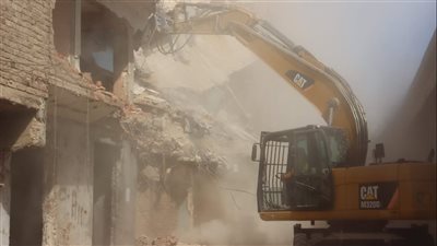 محافظ القليوبية يتابع إزالة العمارات المتعارضة مع توسعات الطريق الدائري