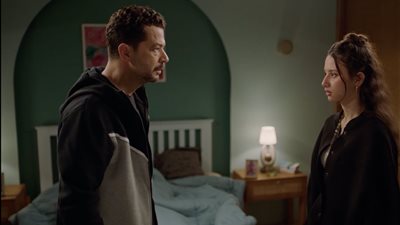 كامل العدد++ الحلقة 12، شريف سلامة يضرب ابنته ويجري لها تحليل مخدرات