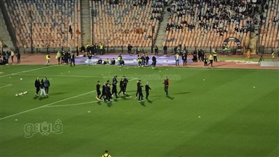 طاقم حكام مباراة الأهلي والزمالك يصل استاد القاهرة (فيديو وصور)