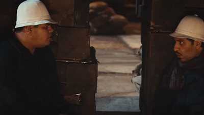 مسلسل النص الحلقة 11، أحمد أمين يعود لكامب الإنجليز وقصة حب جديدة بين علوي ورسمية