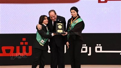 محافظ الغربية يهنئ أسرة الشهيد المقدم خالد دبور لتكريمه من الرئيس السيسي في يوم الشهيد