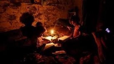 أستاذ قانون دولي: قطع الكهرباء عن غزة خلال رمضان جريمة حرب مكتملة الأركان 