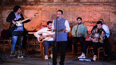 على الهلباوى يمدح في حب رسول الله بحفل قبة الغورى (فيديو وصور)