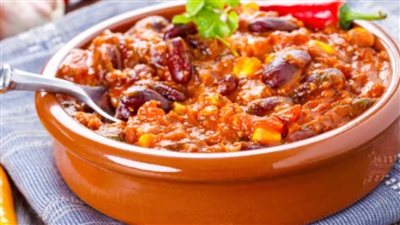 طريقة عمل الفول بالسجق لسحور مميز