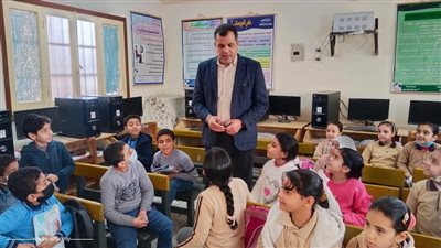 وكيل تعليم دمياط يتفقد مدارس القرى ويحث الطلاب على الحضور المنتظم (صور)