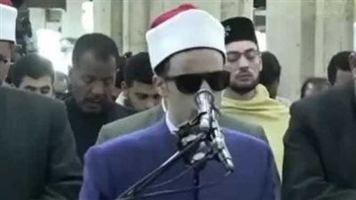 بعد تألقه في إمامة المصلين بالأزهر، كيف يقضي 