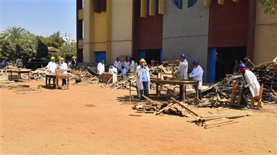 محافظ أسيوط يتفقد ورش النجارة وصناعة غرف النوم بالمدرسة الميكانيكية |صور 