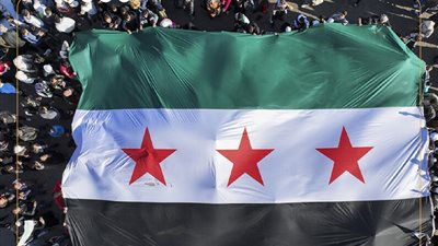 من بينها ديانة رئيس الجمهورية.. أبرز مواد مسودة الإعلان الدستوري في سوريا (إنفوجراف)