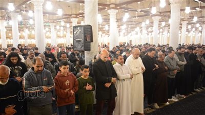 آملين أن تكون ليلة القدر، روحانيات خاصة من مسجد عمرو بن العاص في أولى الليالي الوترية (صور)
