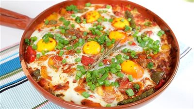 طريقة عمل الشكشوكة بالهوت دوج والبيض لسحور مميز 