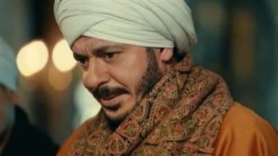 مسلسل حكيم باشا الحلقة 12، مصطفى شعبان يكشف لعمه رغبته في الابتعاد عن تجارة الآثار