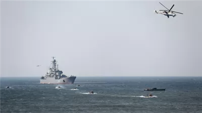 قاذفتان روسيتان تحلقان فوق المياه الدولية في بحر البلطيق