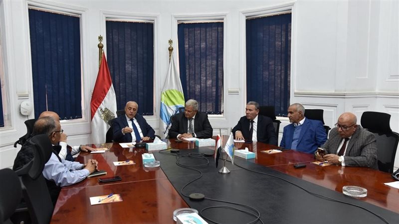 أثناء الاجتماع