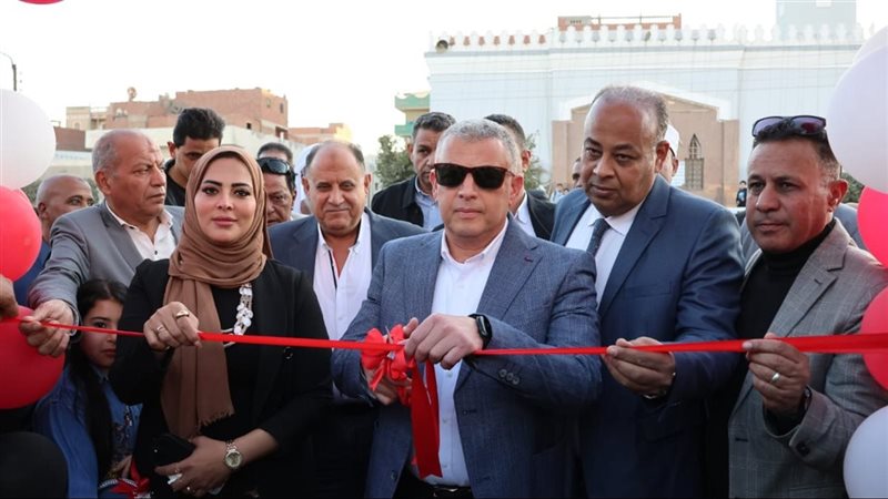 جانب من الافتتاح،فيتو