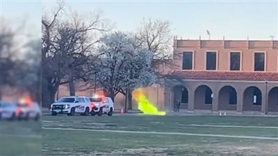 بدأت بلهب أخضر من أغطية الصرف الصحي، انفجار يهز جامعة تكساس الأمريكية (فيديو)