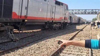 انتهاء أعمال رفع عربات قطار الإسكندرية وإصلاح القضبان تمهيدا لعودة الحركة