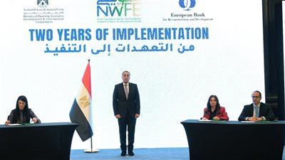 رئيس الوزراء يشهد مراسم توقيع عدد من الاتفاقيات بين الحكومة وشركات القطاع الخاص