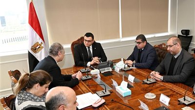 وزير الإسكان يتابع موقف منطقة الأعمال المركزية بالعاصمة الإدارية