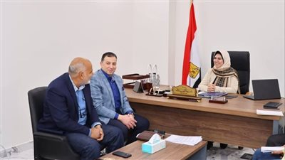 نائبة محافظ دمياط تناقش آليات إدارة المخلفات الصلبة 