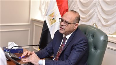 وزير العمل يبحث مستجدات إعداد استراتيجية تطوير مهام وخدمات الوزارة