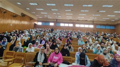  النيل للإعلام بالفيوم يقيم حوارا مع طلاب الجامعة حول 