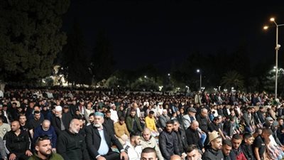 قوات الاحتلال تقتحم المسجد الأقصى وتجبر المصلين على المغادرة (فيديو)