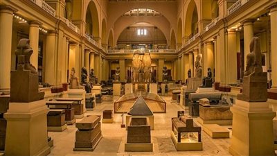 المتحف المصري بالتحرير يعرض قطعة أثرية فريدة من كنوز الملك بسوسنس الأول