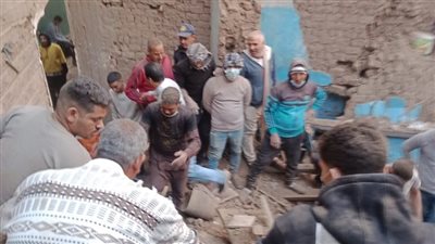 مصرع عامل فى انهيار منزل بالمراغة في سوهاج (صور)