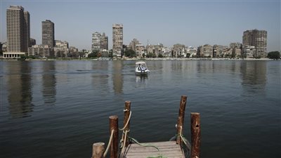 يعاني مشاكل نفسية ومادية، إنقاذ شاب حاول الانتحار بإلقاء نفسه في نيل الوراق